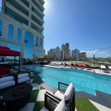 Apartamento Alto Padrão Mobiliado - Fino Acabamento  Meia Praia - Itapema SC