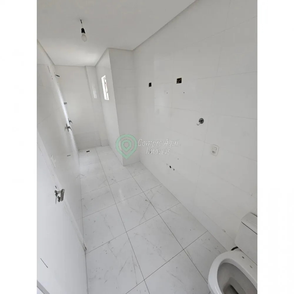 Sofisticado apartamento 3 suítes na Meia Praia em Itapema SC