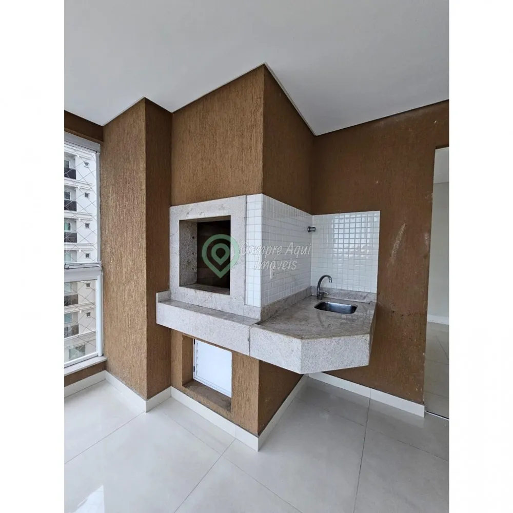 Sofisticado apartamento 3 suítes na Meia Praia em Itapema SC
