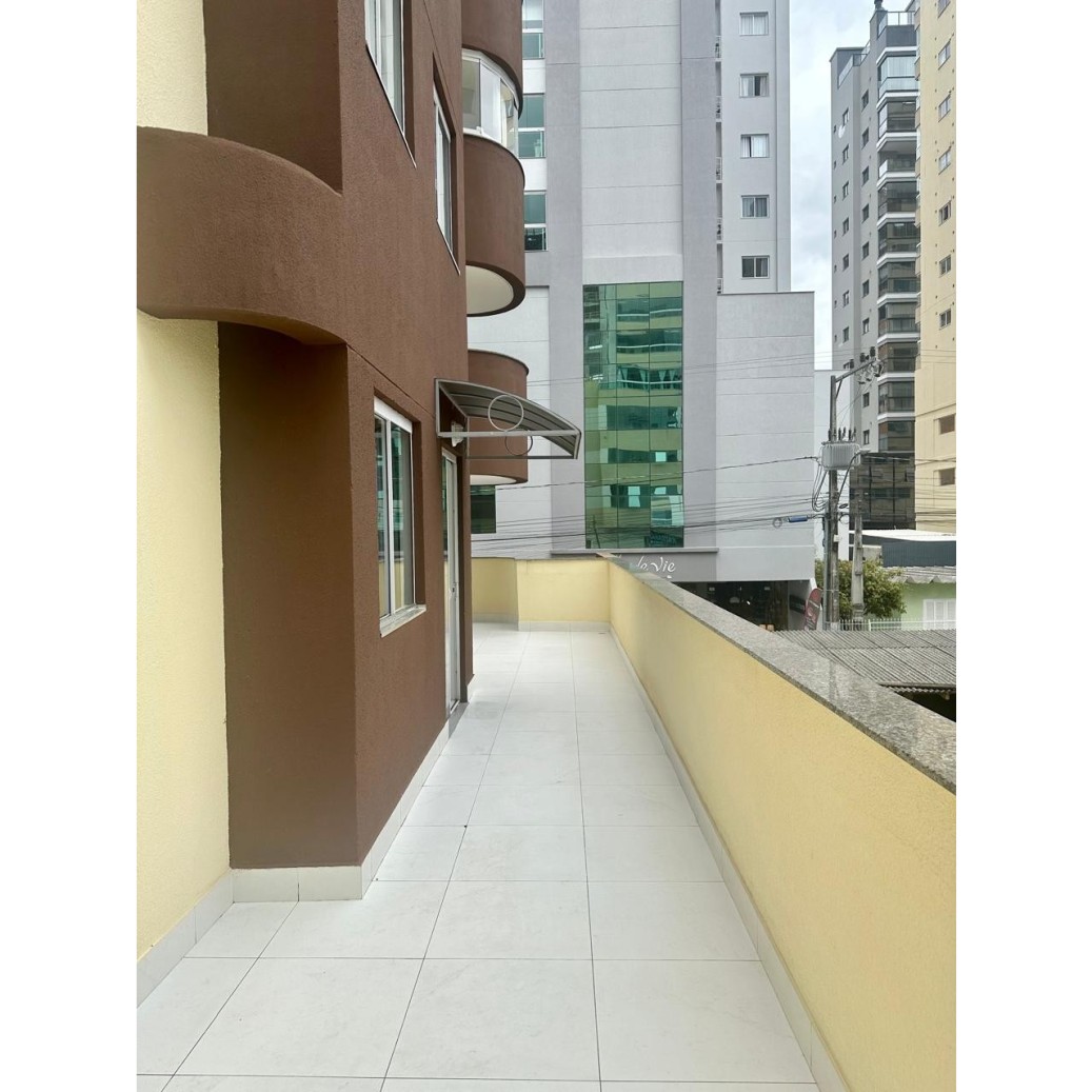 Apartamento 3 quartos para Venda no bairro Meia Praia em Itapema